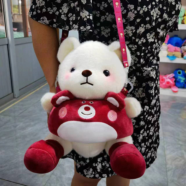 Shoulder Strawberry Winn Bear Bag